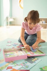 Haba Magnetická hračka Oblékání-  Panenka Lilli v kovové krabici