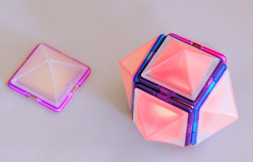 Lux pyramidy - balenie 6ks