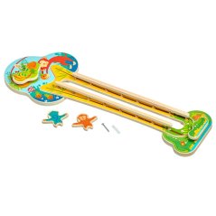 Lucy & Leo - Mazané opičky  - dřevěná nástěnná hračka