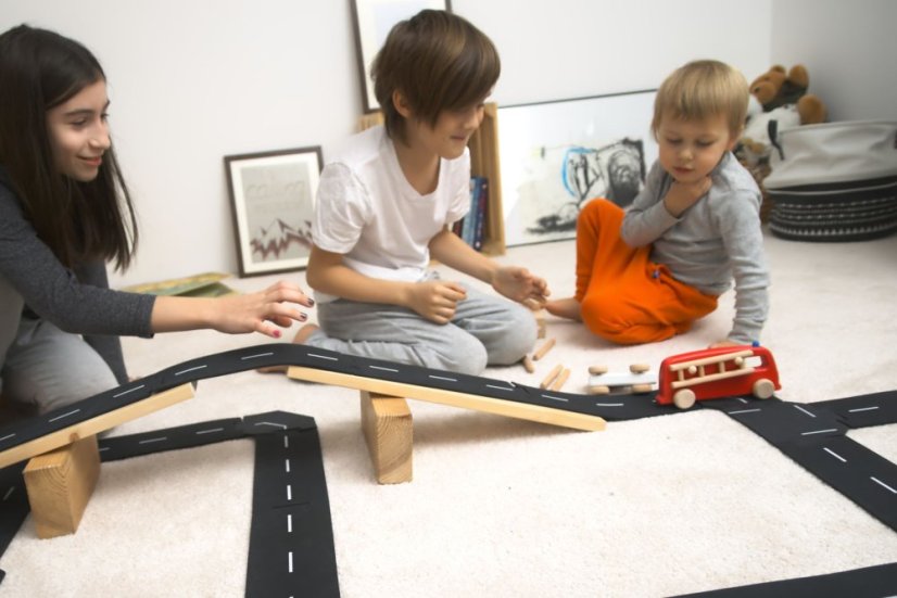 TODDLEROAD 2003 SADA MESTO - flexibilná cesta - 14 silikónových puzzle dielov